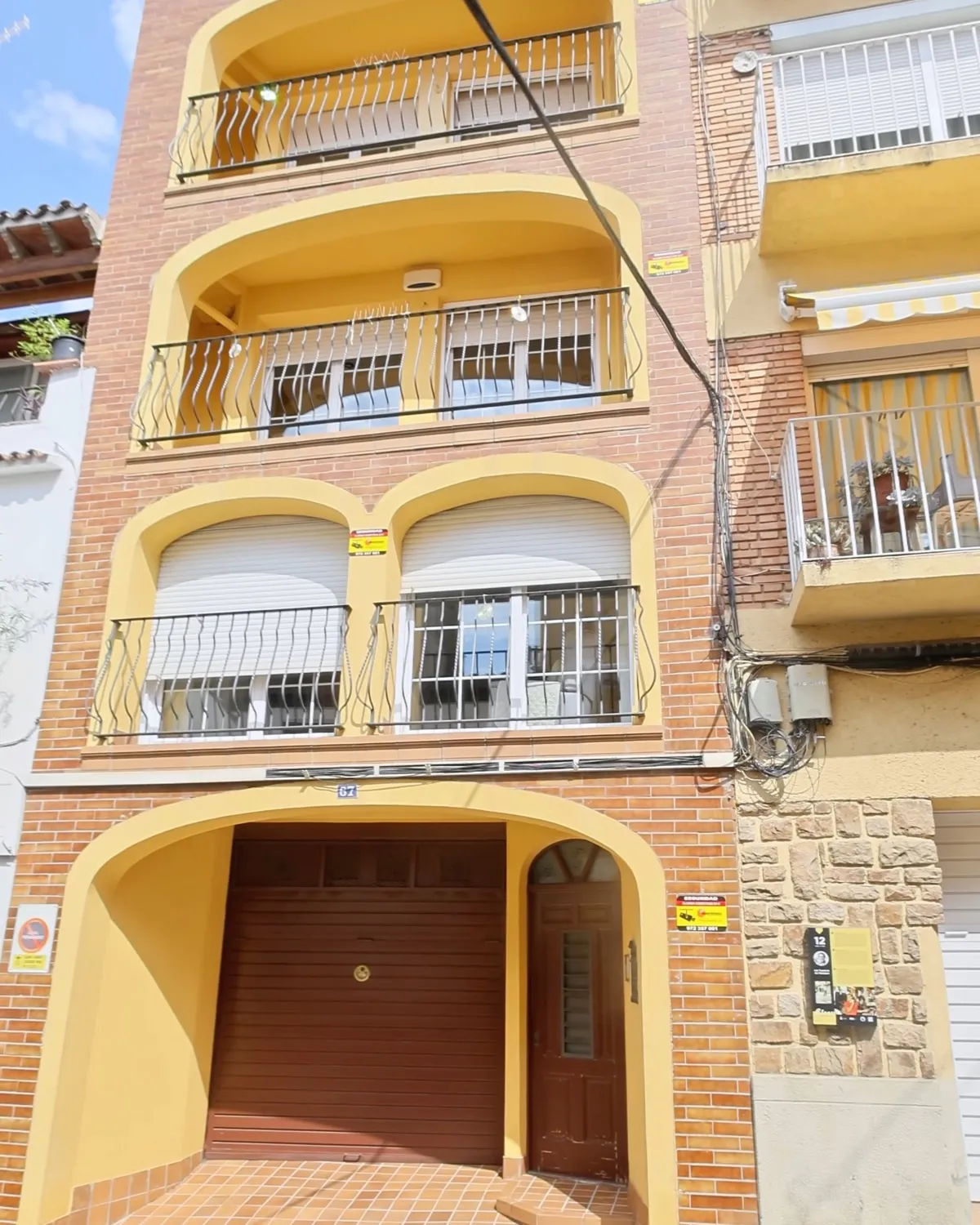 Fachada de un edificio de viviendas