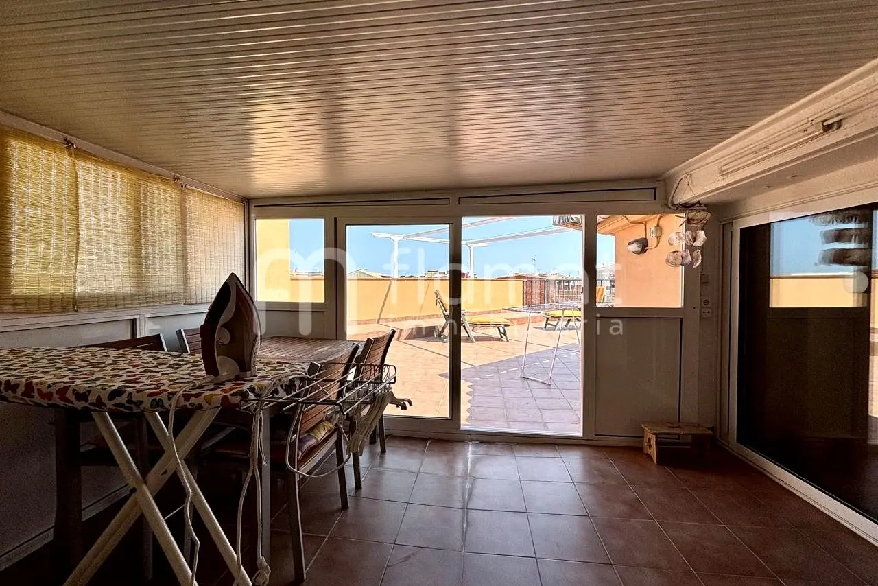 Dúplex amplio y luminoso con terraza — foto 5