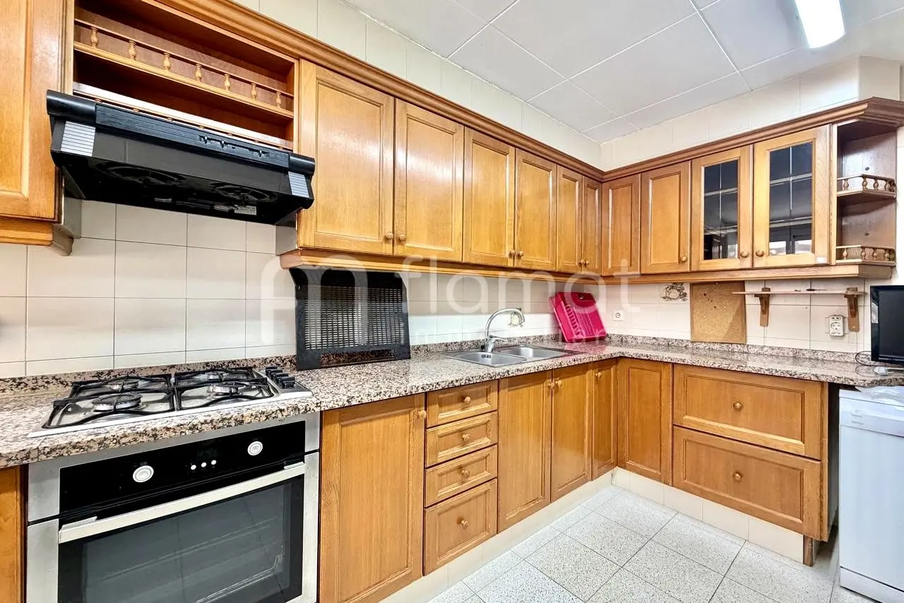 Piso de doble orientación con tres habitaciones exteriores — foto 4